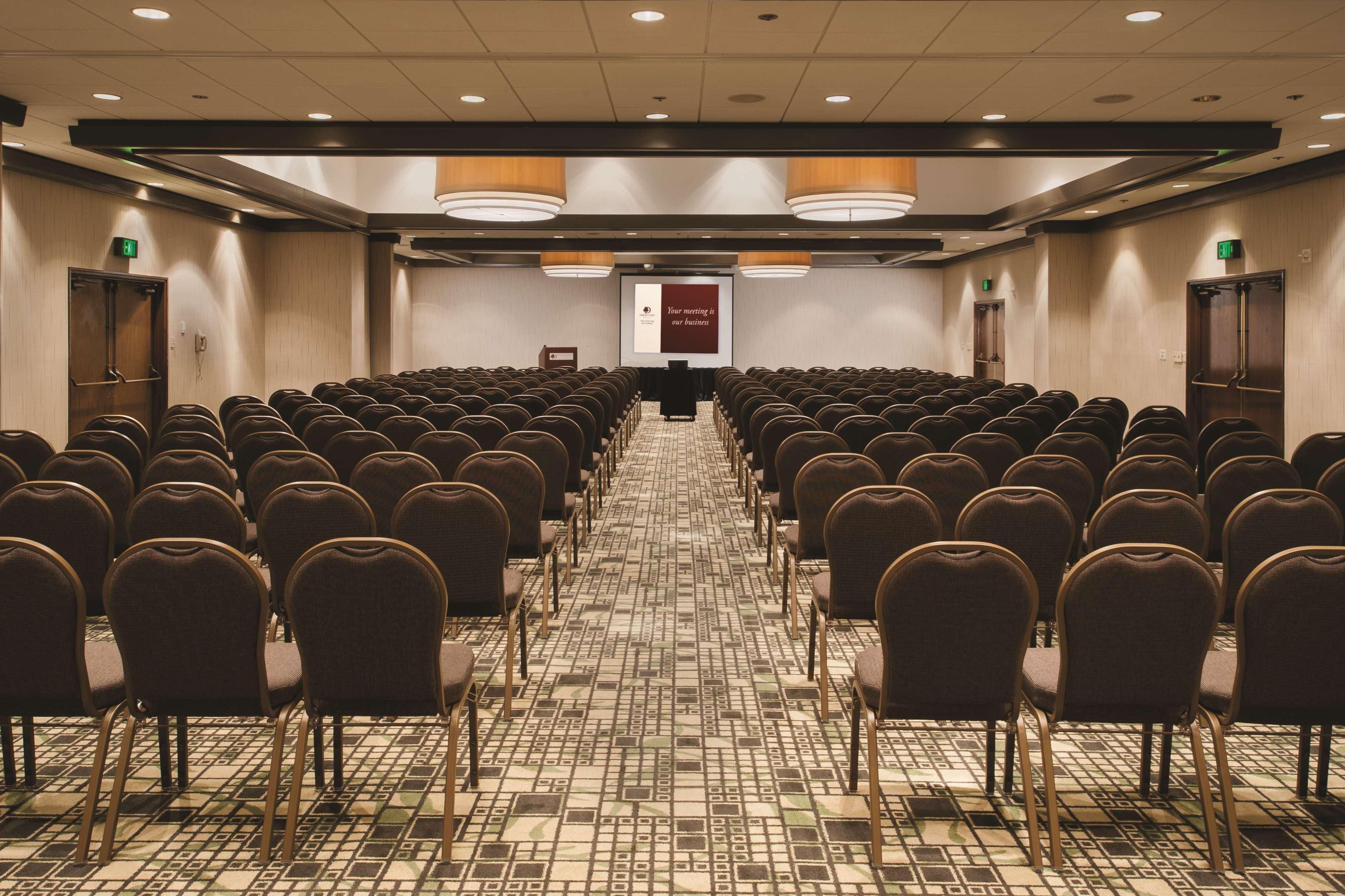 Doubletree By Hilton Hotel & Executive Meeting Center Omaha-Downtown Εξωτερικό φωτογραφία